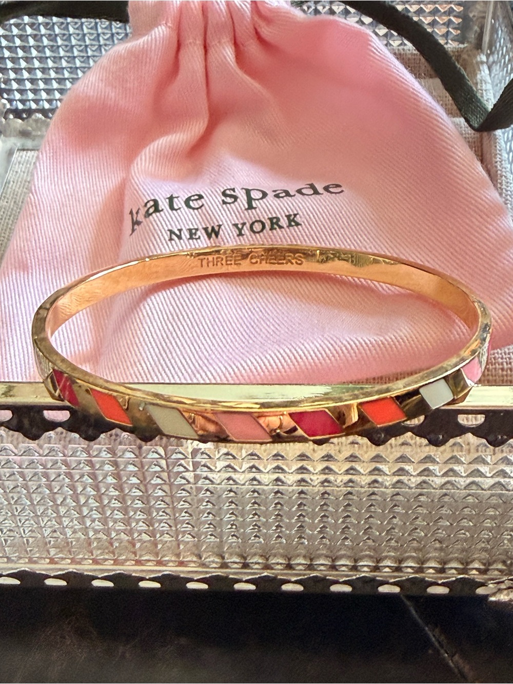 kate spade THREE CHEERS Gold-tone Bangle with Pink, Coral, Cream & Red Enamel ♠️